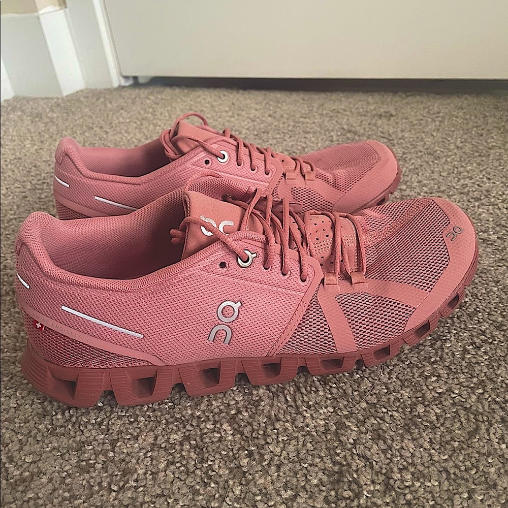 On Running, Cloud Monochrome, Pink, size 10 women